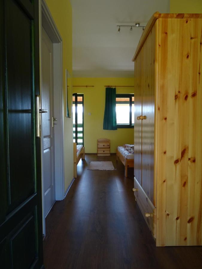 Kisrejtek Apartmanhaz Lispeszentadorjan Luaran gambar