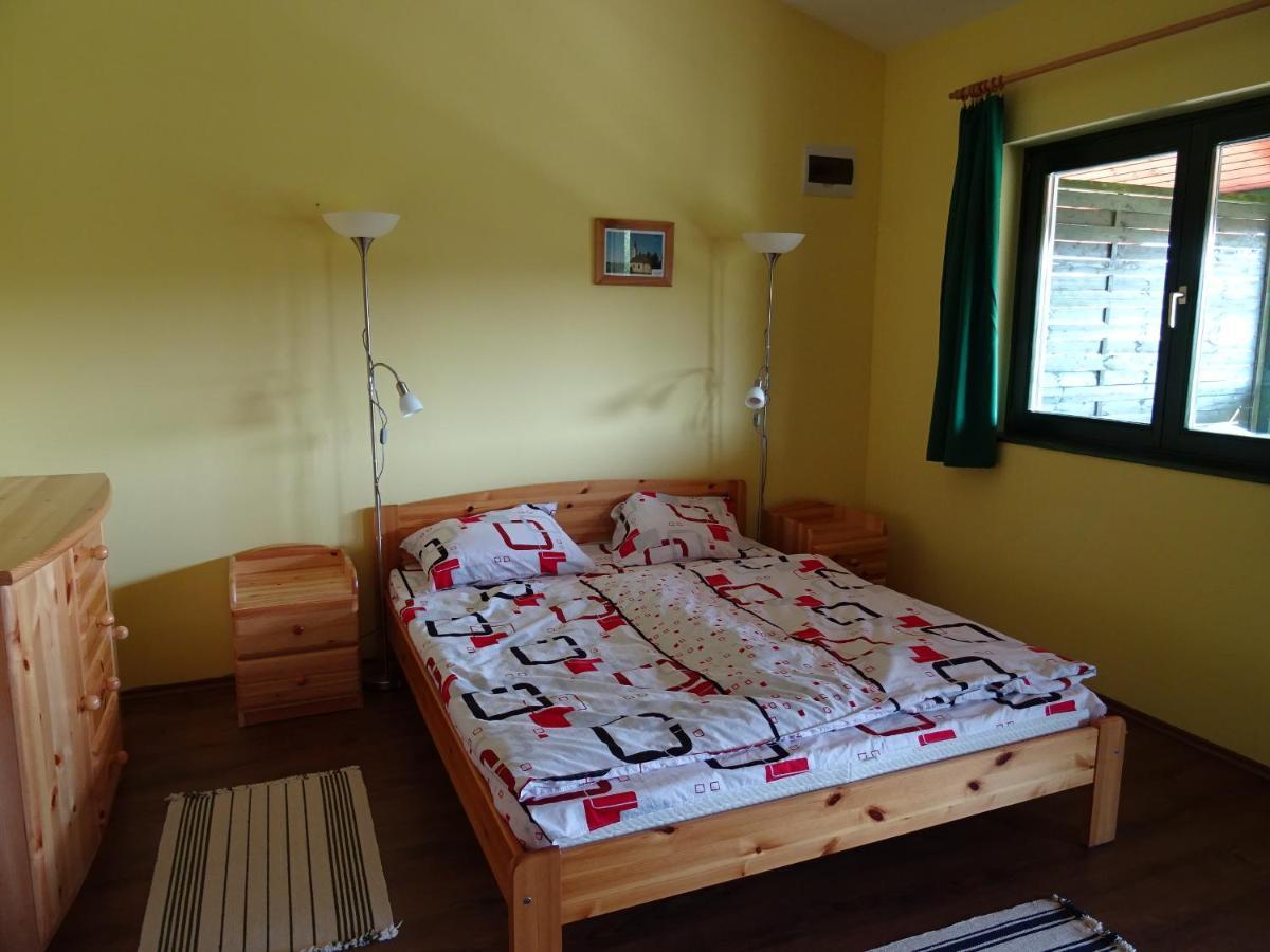 Kisrejtek Apartmanhaz Lispeszentadorjan Luaran gambar