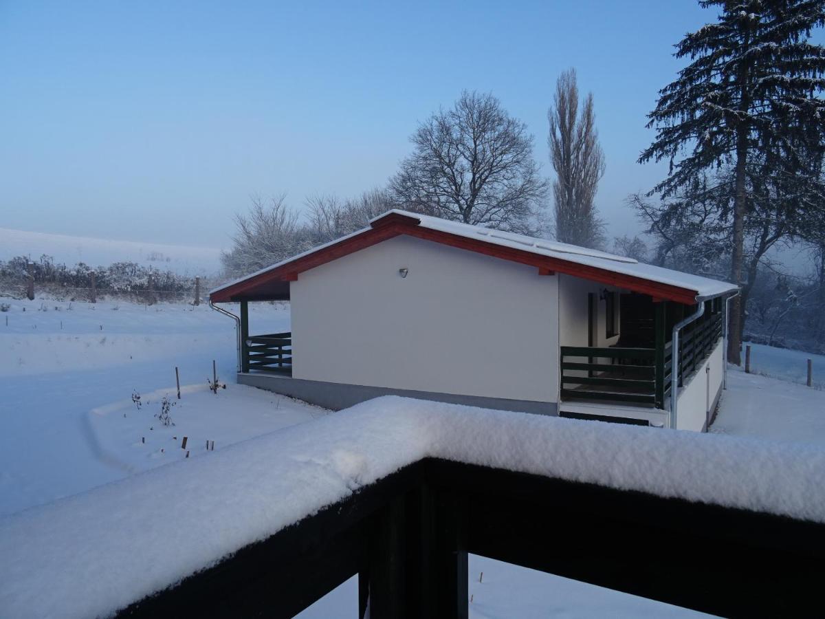 Kisrejtek Apartmanhaz Lispeszentadorjan Luaran gambar